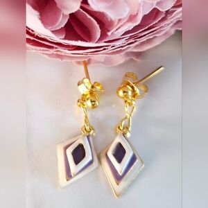 Vintage 80s 💟✨️Purple & White Diamond Shape Earrings